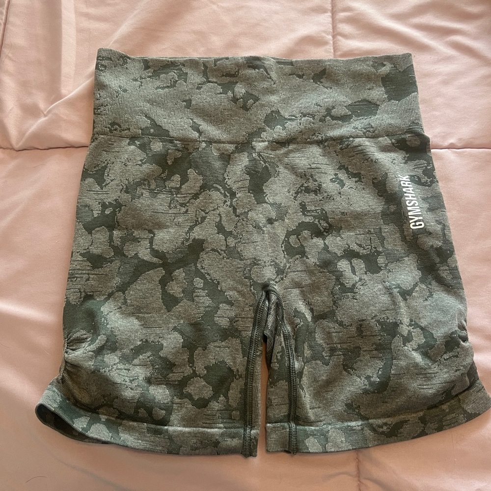 Gymshark High-Waist Adapt Camo Seamless Women’s Shorts - Olive Green
